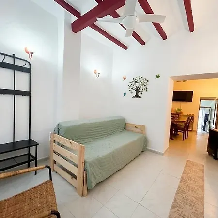 Casa De Pueblo Raval بيت للعطل *