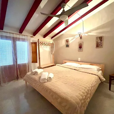 Casa De Pueblo Raval بيت للعطل *